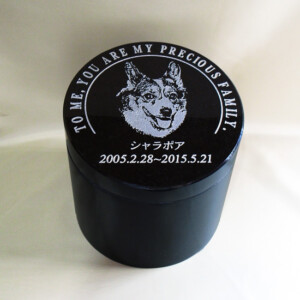 シャラポアの石彫エンブレム